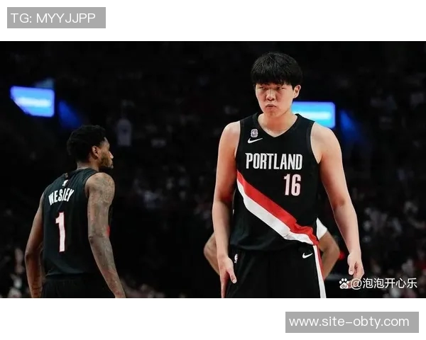 杨瀚森惊叹训练营球队防守如花般伸缩自如的精彩表现