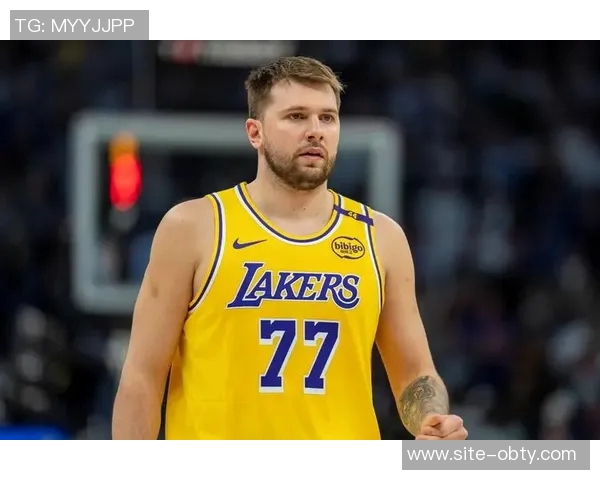 艾顿坦言期待东契奇得分爆发希望他能投丢一球